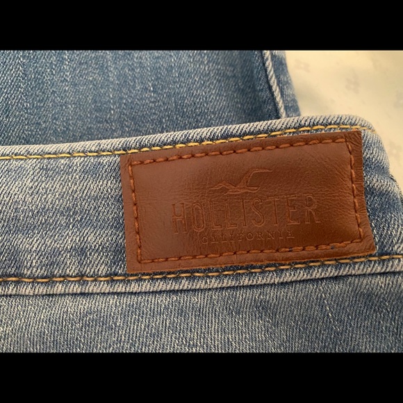 ⚡️Hollister Low Rise Distressed⚡️ ($7 flash sale) - Picture 5 of 6